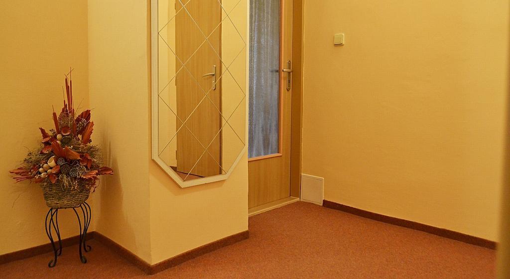 Apartman Namesti Hostinne Eksteriør billede