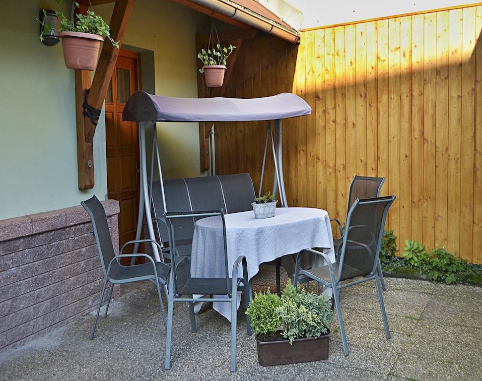 Apartman Namesti Hostinne Eksteriør billede