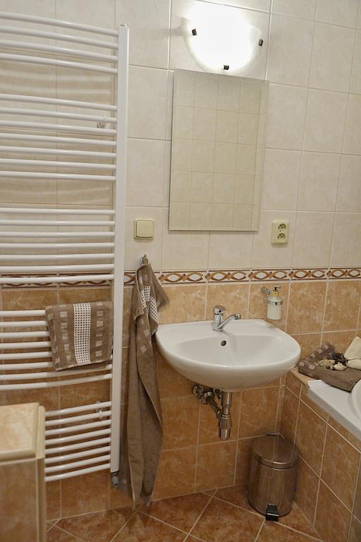 Apartman Namesti Hostinne Værelse billede